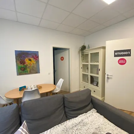 1 Mit Gemeinschaftsraeumen, Tiefgarage Apartman *