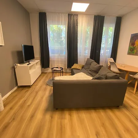 1 Mit Gemeinschaftsraeumen, Tiefgarage *