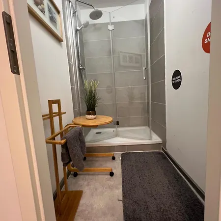 1 Mit Gemeinschaftsraeumen, Tiefgarage Apartment