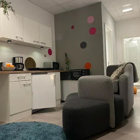 1 Mit Gemeinschaftsraeumen, Tiefgarage *