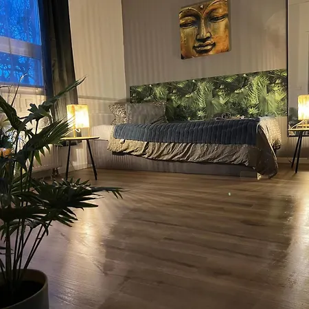 1 Mit Gemeinschaftsraeumen, Tiefgarage Daire