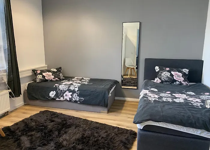 Διαμέρισμα 1 Mit Gemeinschaftsraeumen, Tiefgarage Λειψία