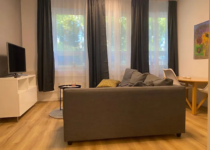 Appartamento 1 Mit Gemeinschaftsraeumen, Tiefgarage *