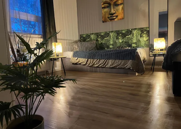 1 Mit Gemeinschaftsraeumen, Tiefgarage Appartamento