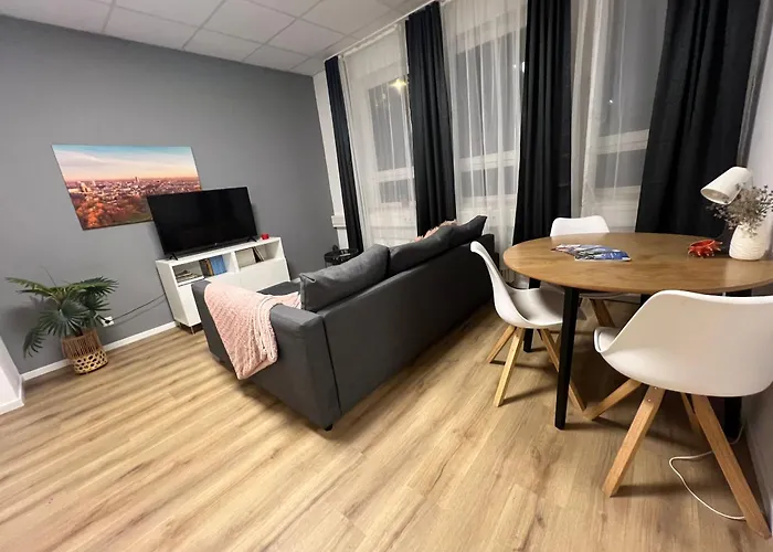 Διαμέρισμα 1 Mit Gemeinschaftsraeumen, Tiefgarage *